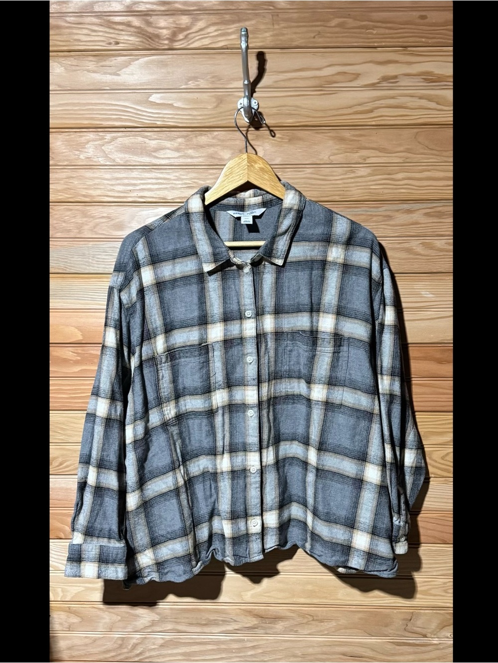 Old Navy Gray Cream Plaid Long-Sleeve Button-Down Shirt